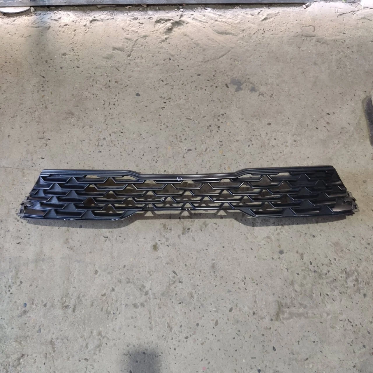 Решетка радиатора Kia K5 86351L2000