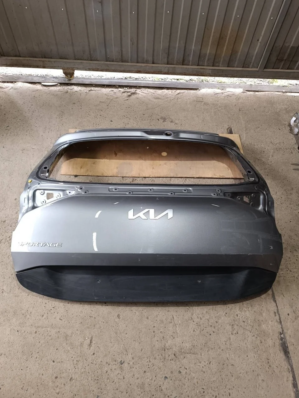 Крышка багажника Kia Sportage 5 72800P1250