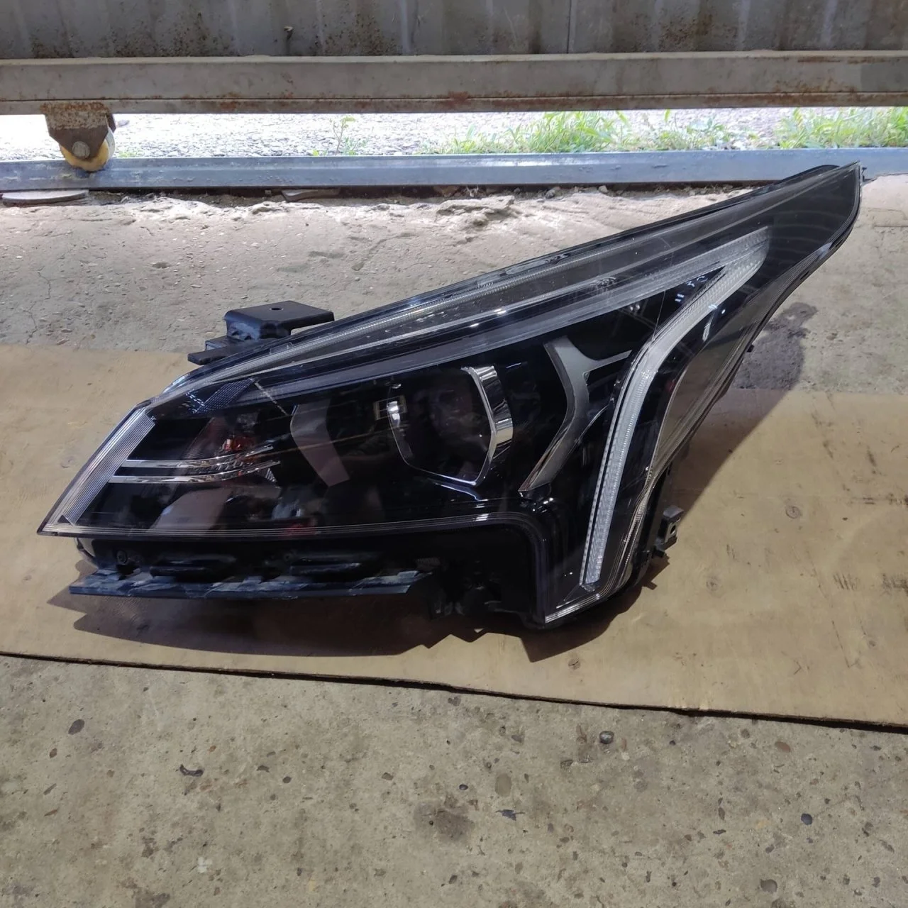 Блок фары Kia Rio 4 92101H0600, левый