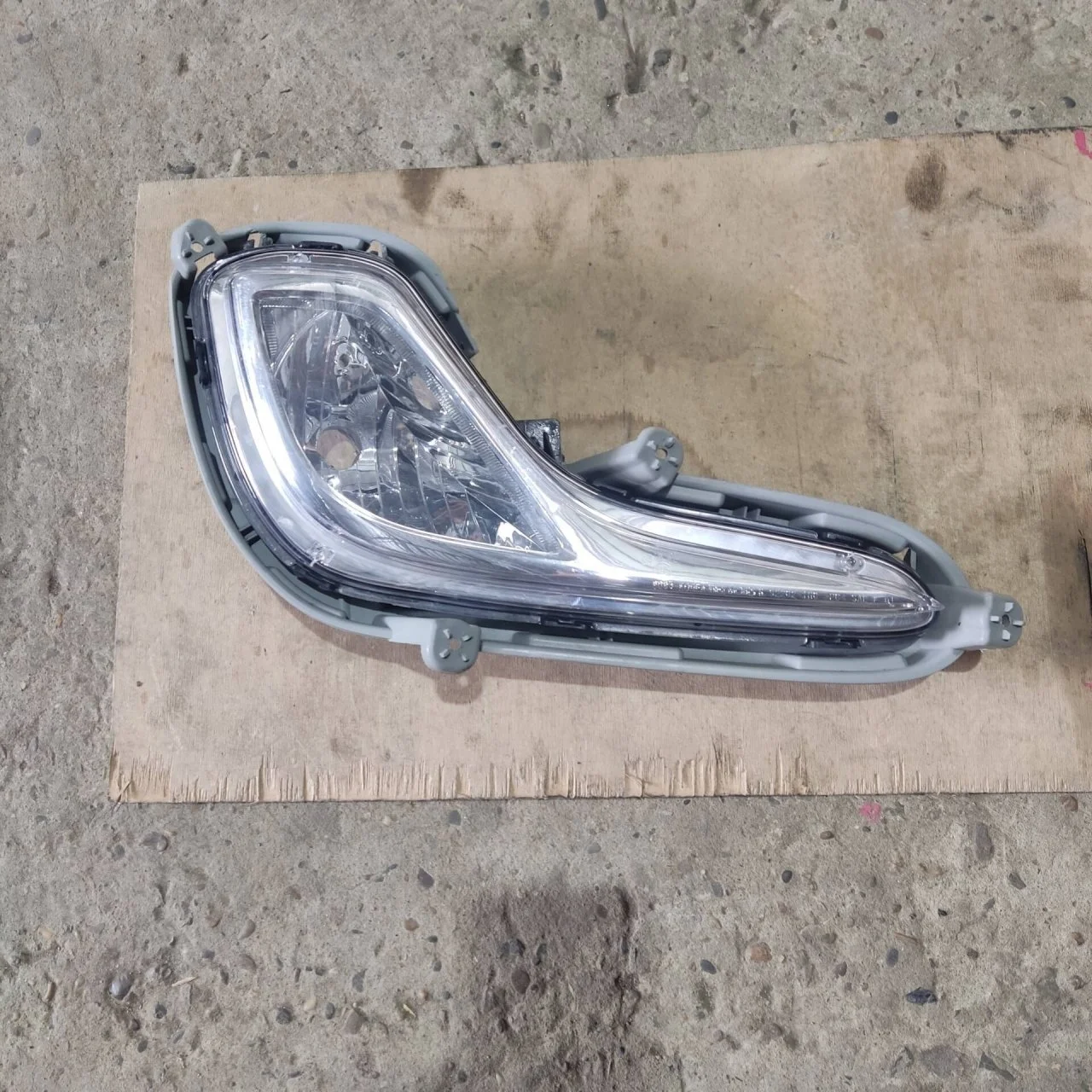 ПТФ Hyundai Solaris 922021R000, правый