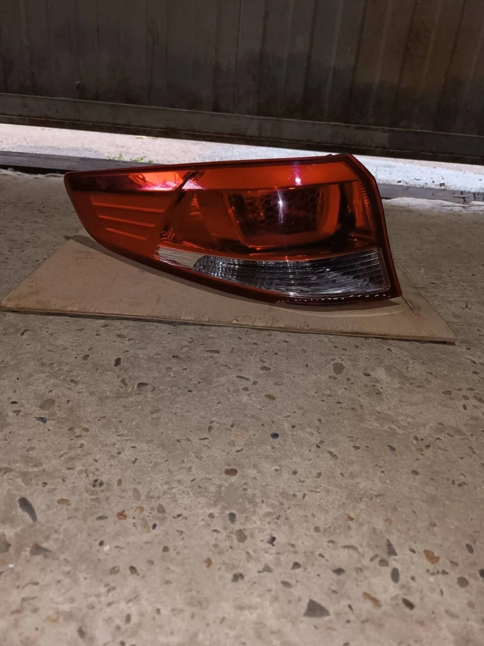 Фонарь наружный Kia Rio 3 924014X500, задний левый