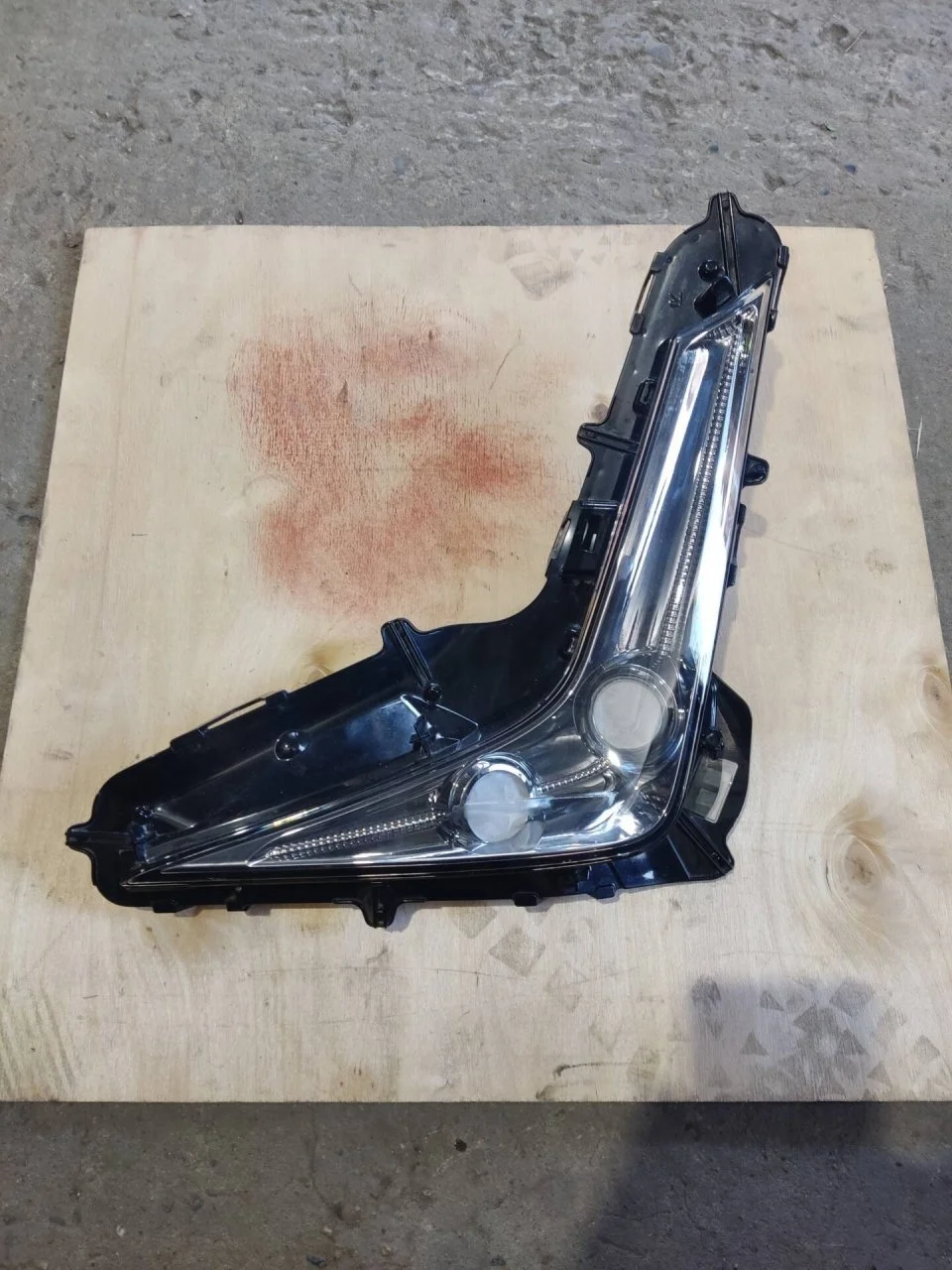 Стекло ПТФ Lexus LX 570 2015-2023 8136060070, правое