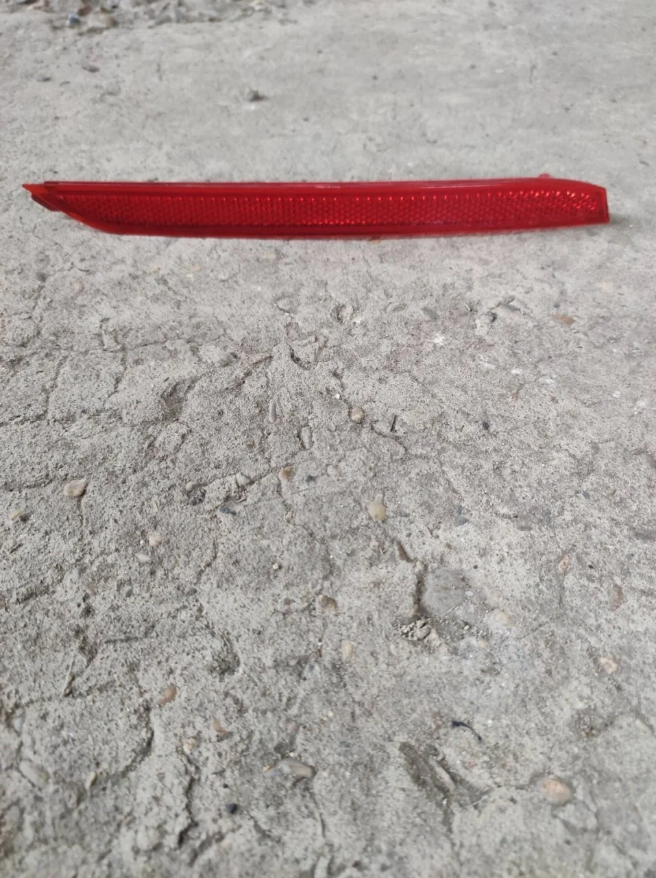 Катафот бампера Lexus NX 8191048012, задний правый