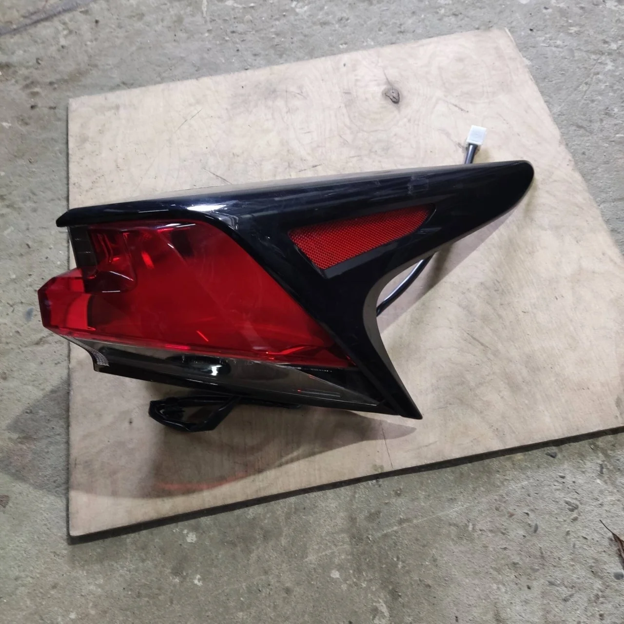 Фонарь наружный Lexus NX I 2017-2021 8155178021, задний правый