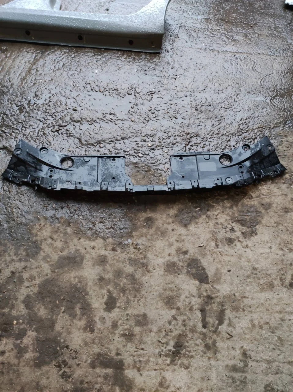 Накладка замка капота Mazda CX 5 KB8A50717, передняя