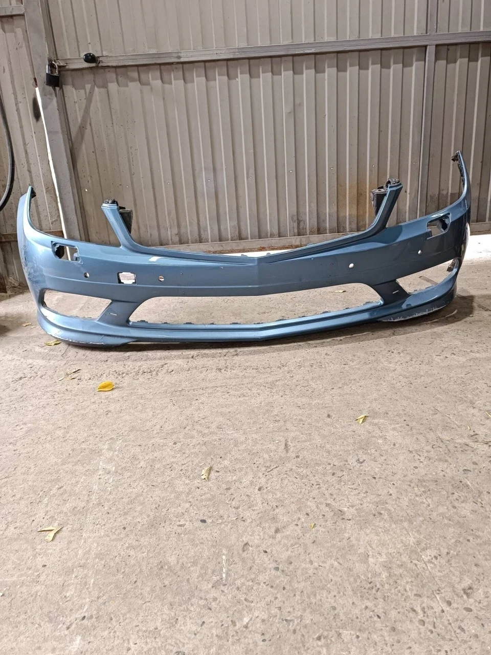 Бампер Mercedes C 2006-2011 A2048853725 W204, передний