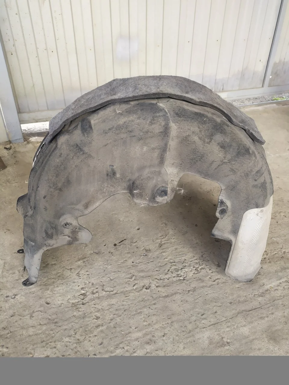 Локер Mercedes E 2016-2021 A2136909204 W213, задний правый