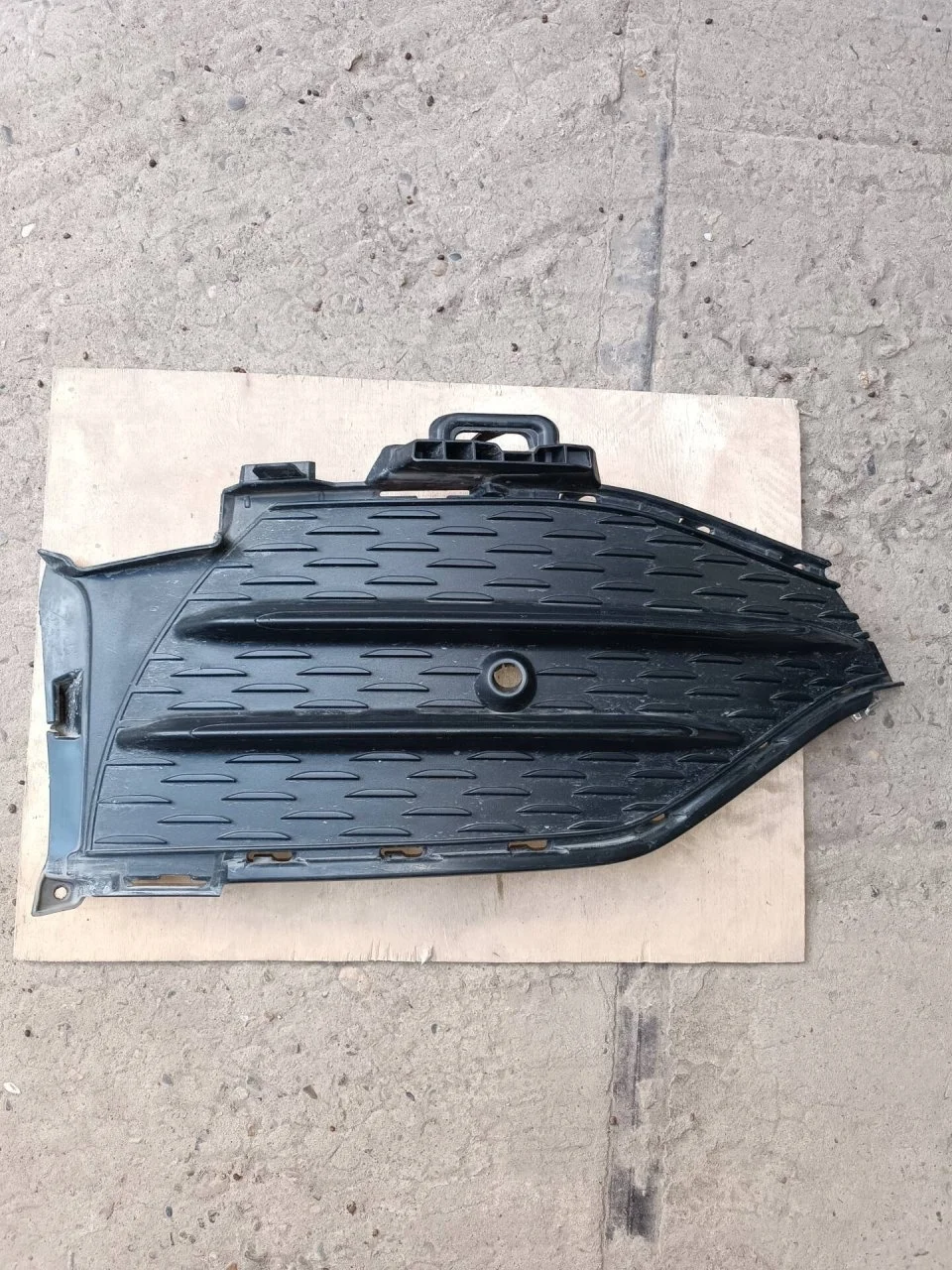 Накладка бампера Mercedes GLC A2538858104 X253, передняя правая