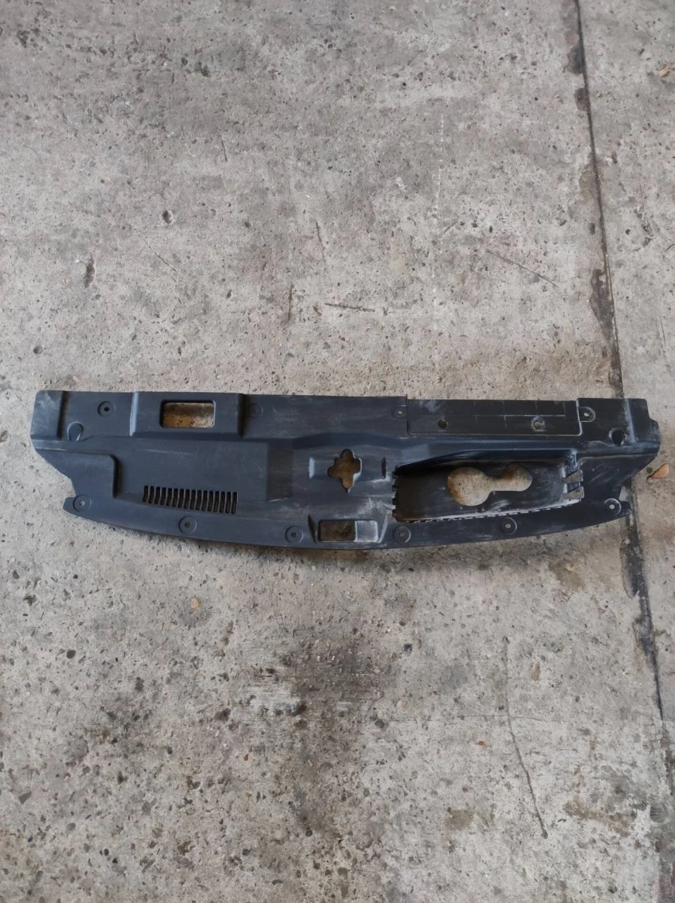 Кожух замка капота Mitsubishi Outlander 3 7450A753