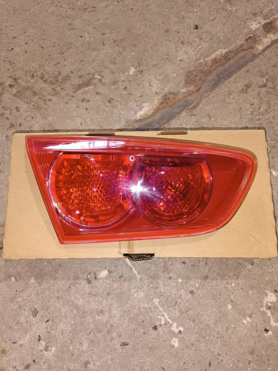 Фонарь внутренний Mitsubishi Lancer 10 2007-2010 8337A063, задний левый