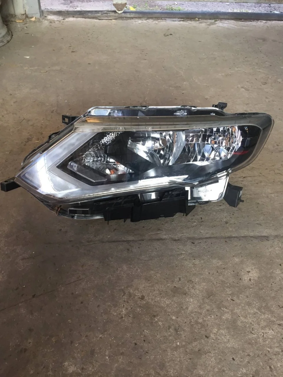 Блок фары Nissan X-Trail T32 2017-2024 260756FP8B T32, левый