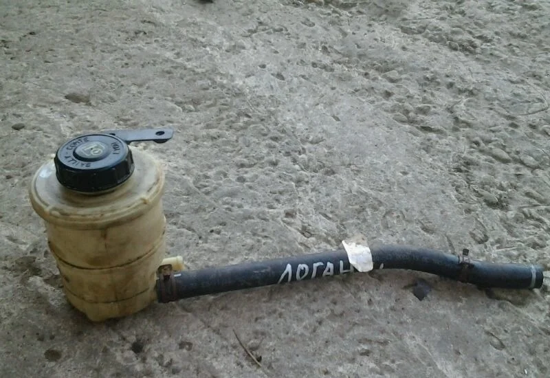 Бачок ГУР Renault Logan 8200005185