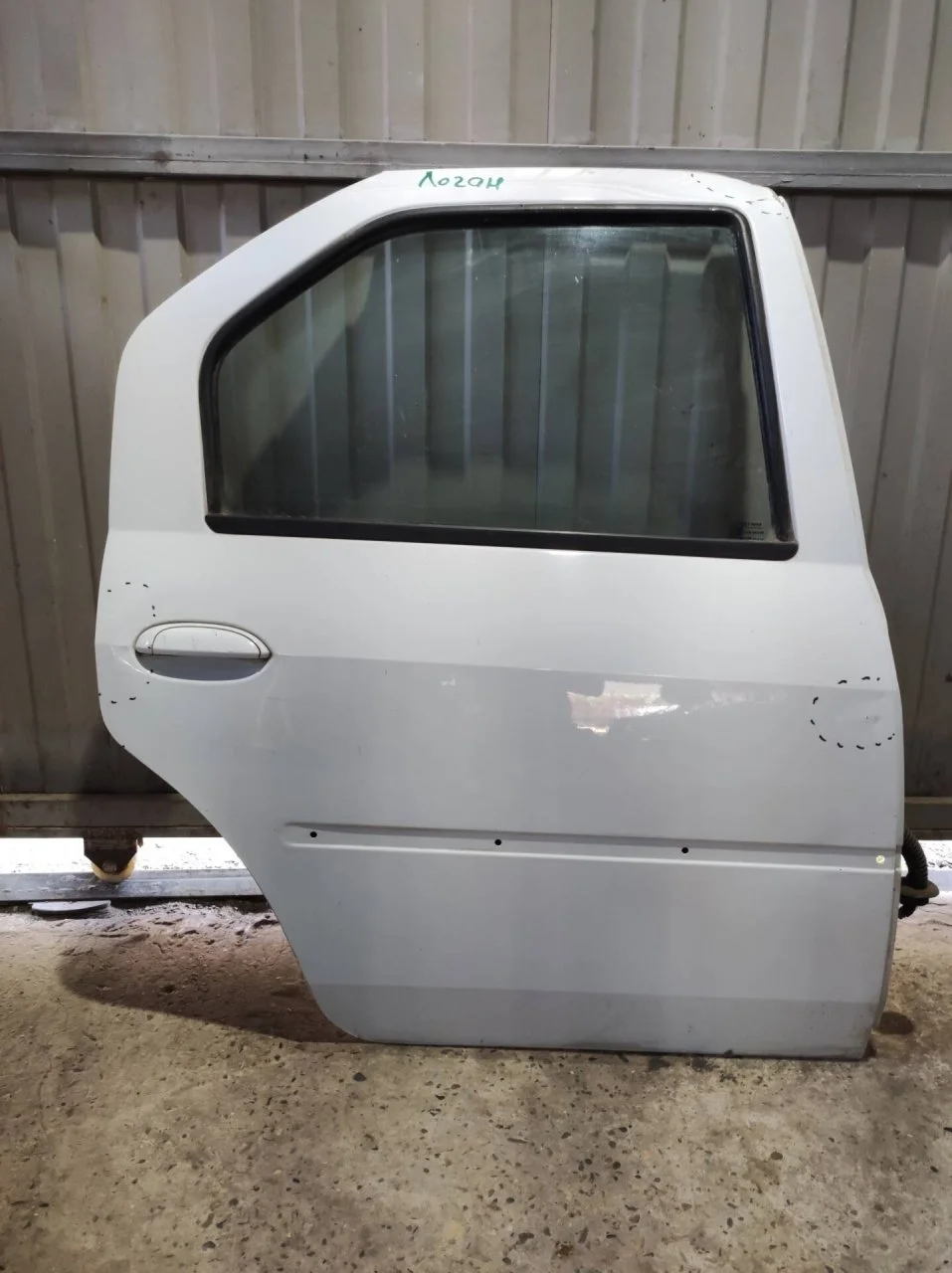 Дверь Renault Logan 2004-2009 821009214R, задняя правая