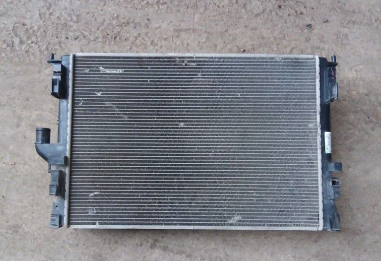 Радиатор охлаждения Renault Logan 2009-2015 8200735039