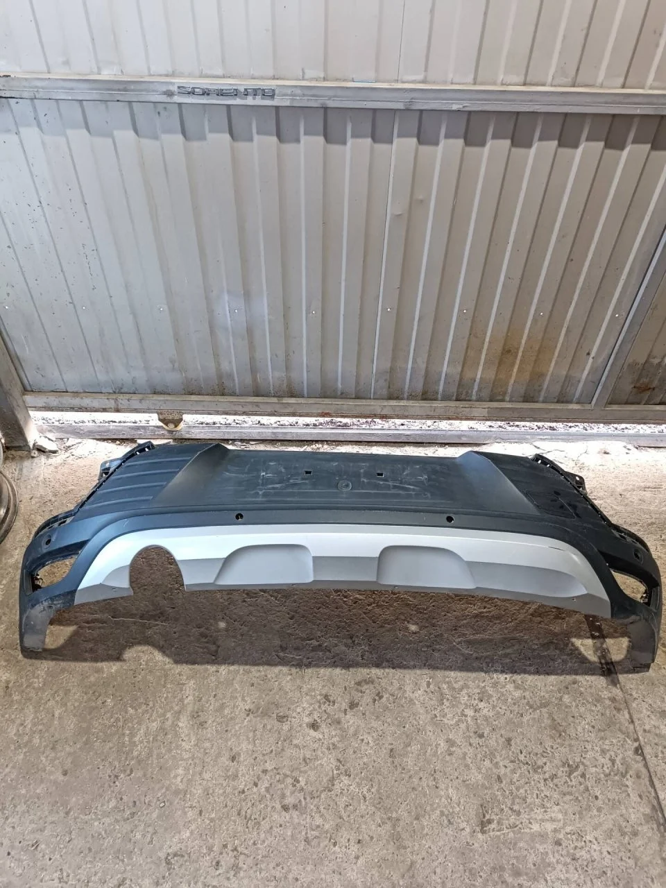 Бампер Renault Arkana 850182233R, задний