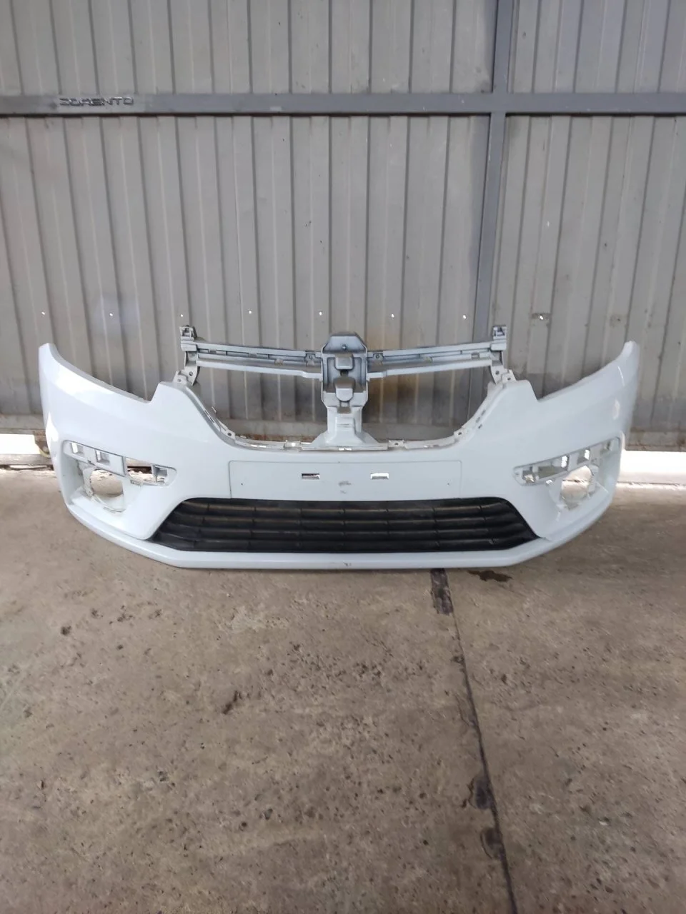 Бампер Renault Logan 2 2018-2022 620220063R, передний