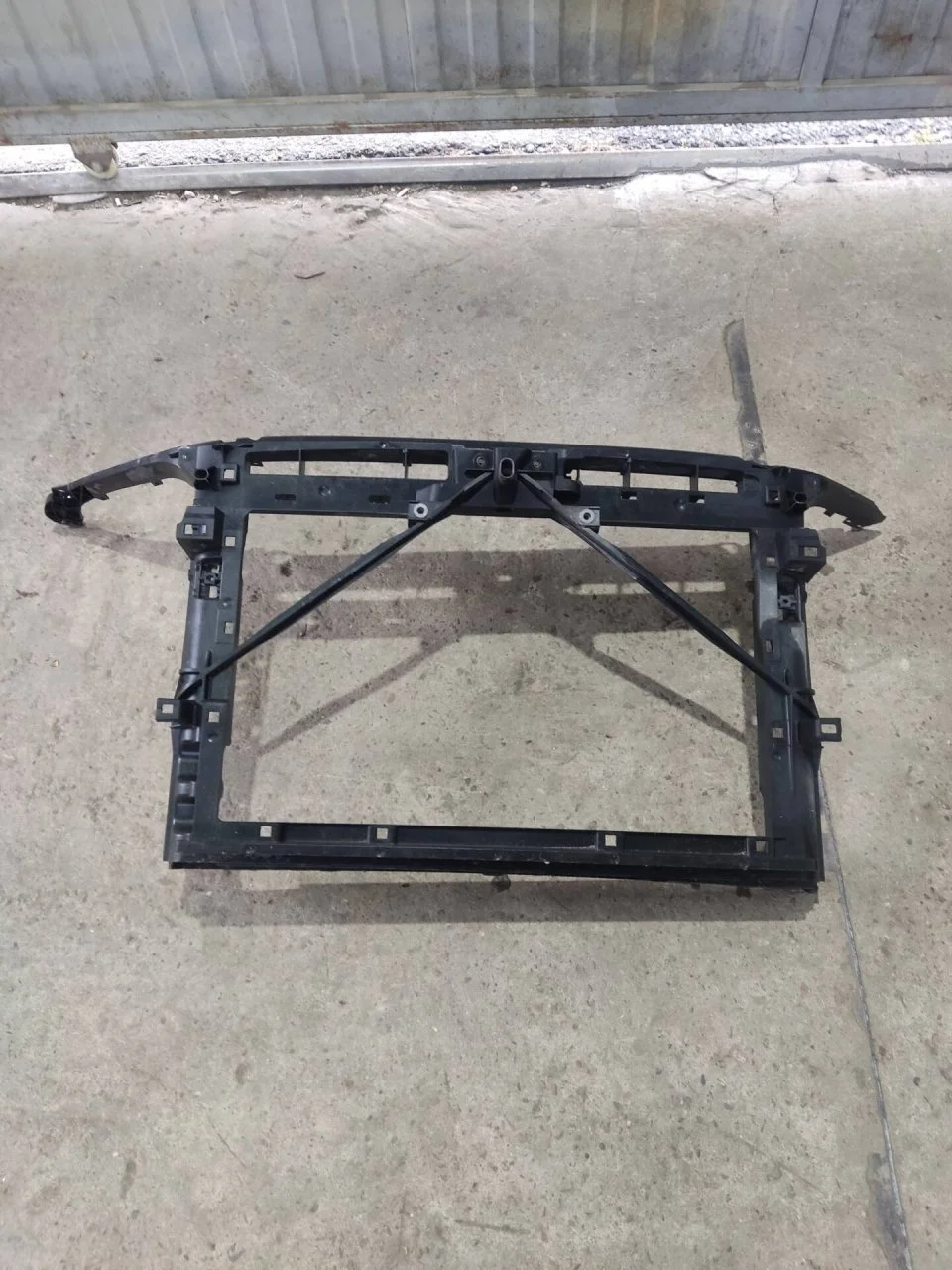 Панель телевизор Skoda Octavia A7 2013-2017 5EU805588, передний