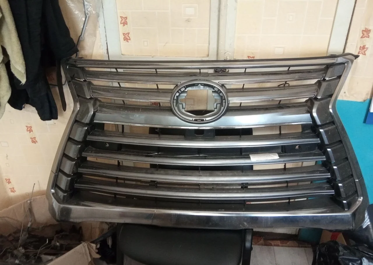 Решетка радиатора Lexus LX 5310160570