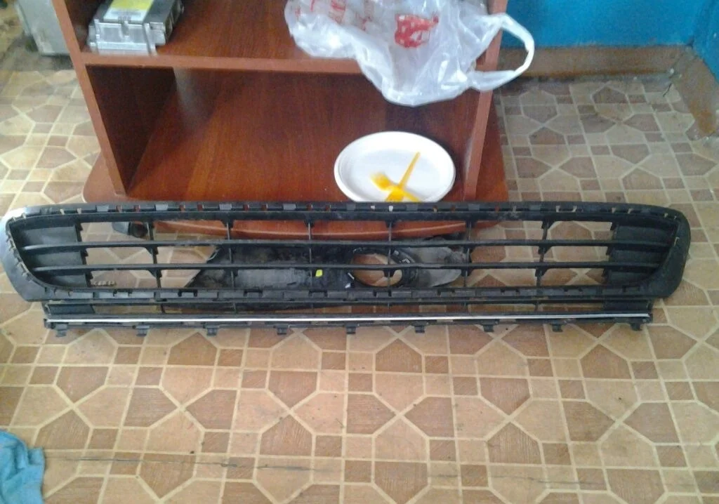 Решетка Volkswagen Golf 7 5G08536779B9