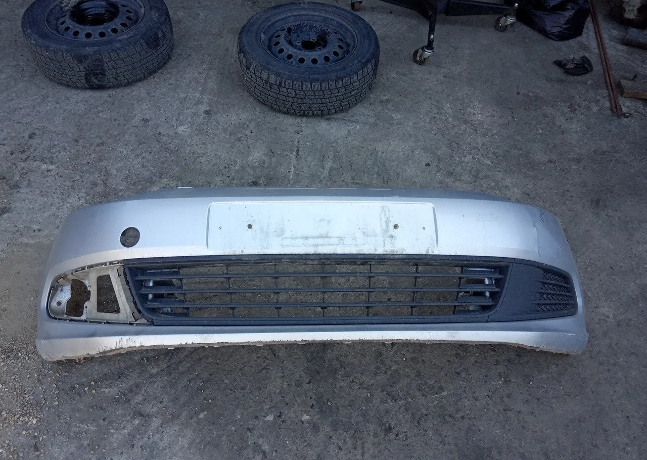 Бампер Volkswagen Polo 6RU807221, передний