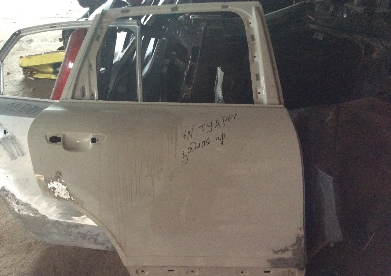 Дверь Volkswagen Touareg 2 7P0833056, задняя правая