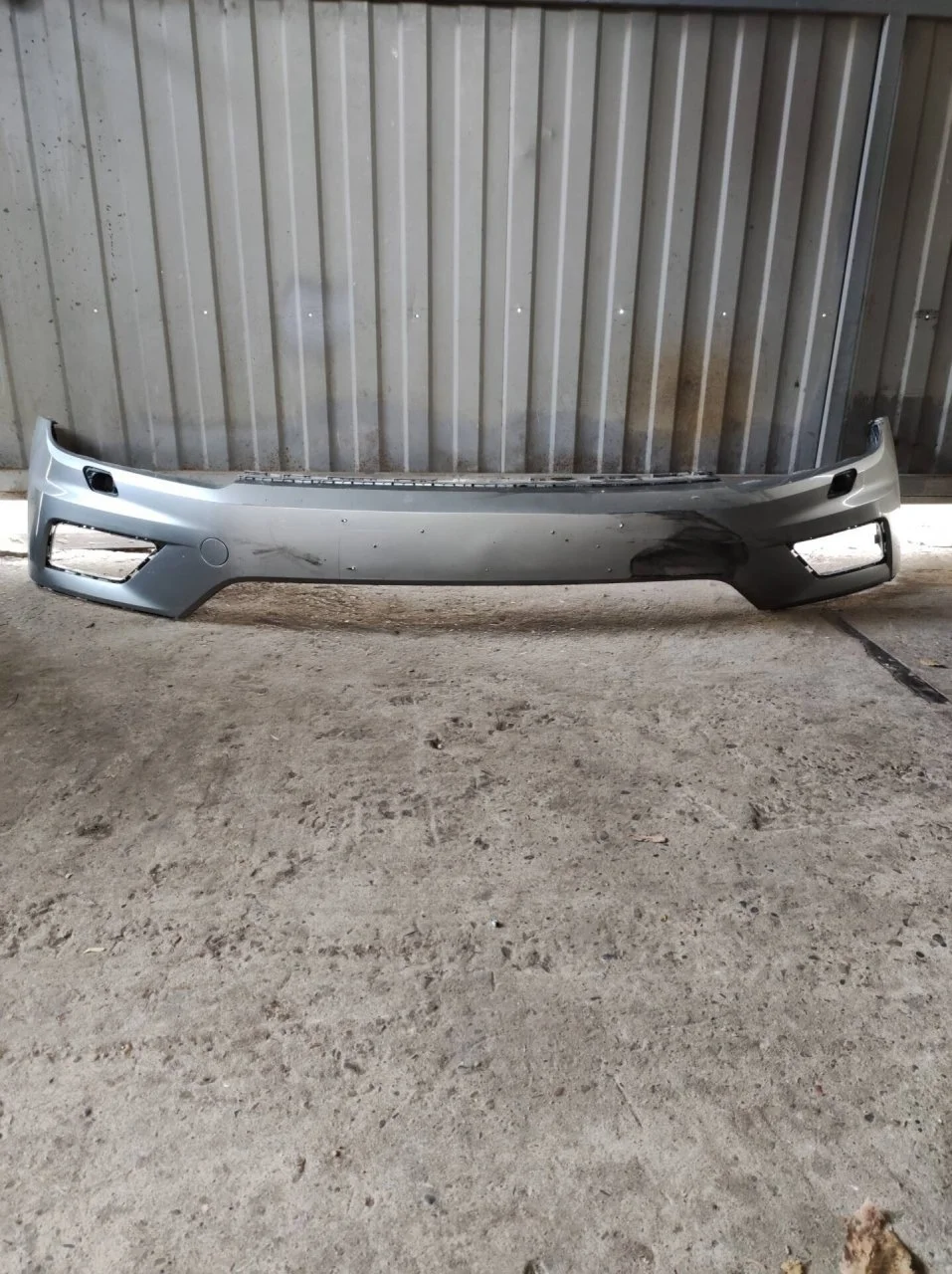 Бампер Volkswagen Tiguan 2 2016-2020 5NR807221, передний