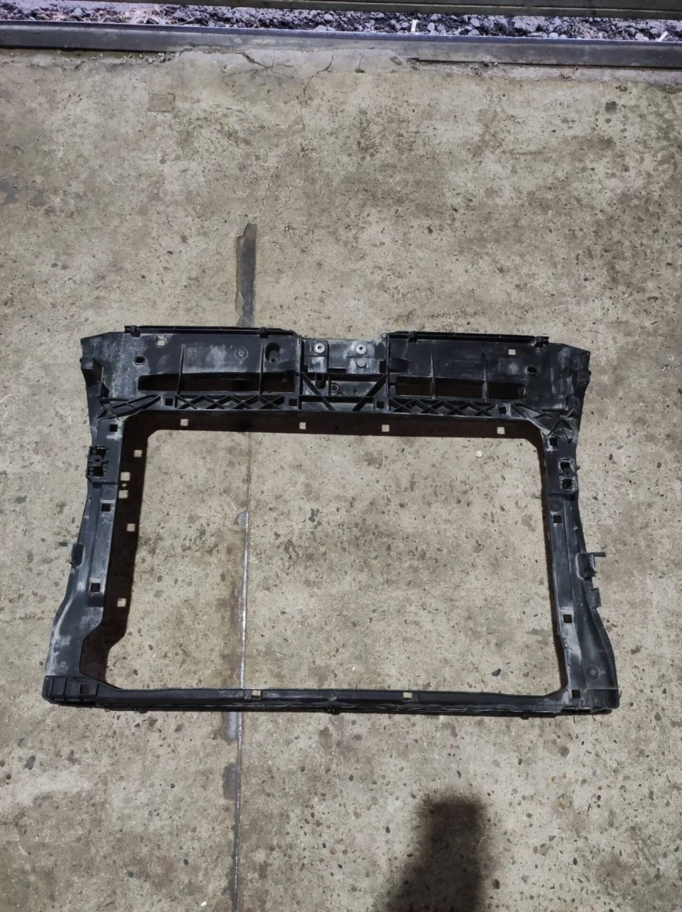 Панель телевизор Skoda Karoq 57A805588F, передний