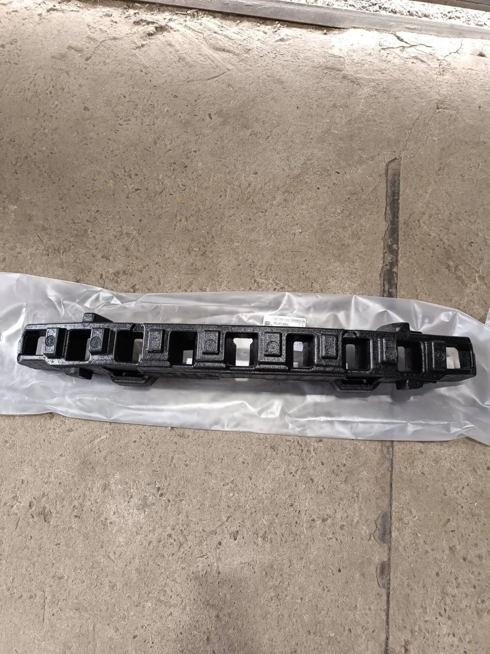 Наполнитель бампера Volkswagen Polo 6 2021-2024 60U807248C, передний