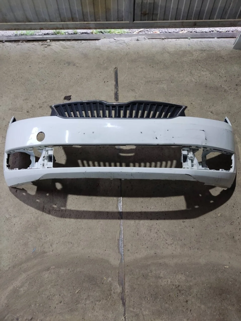 Бампер Skoda Rapid 60U807221F, передний