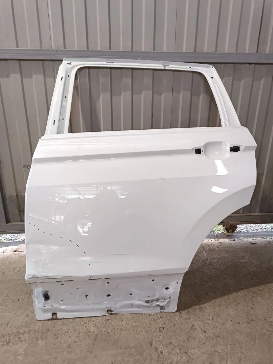 Дверь Volkswagen Tiguan 2 2016-2020 5NA833055H, задняя левая