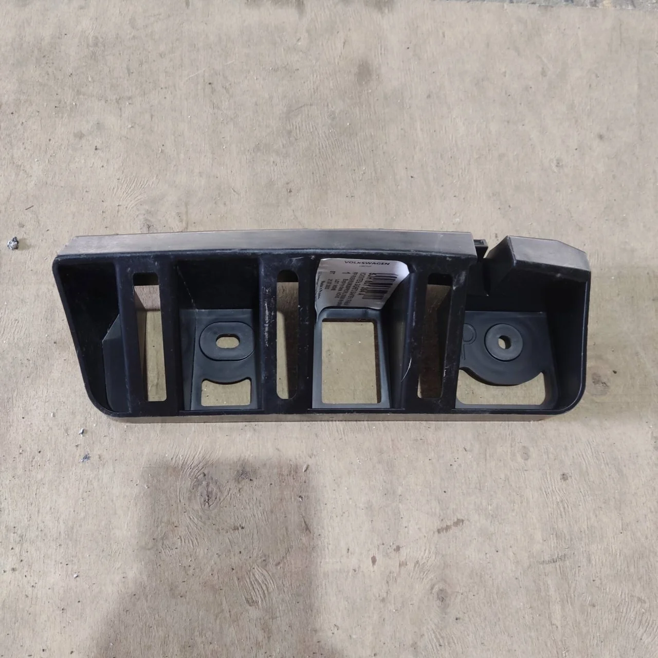 Кронштейн бампера Skoda Rapid 5JH807394A, задний