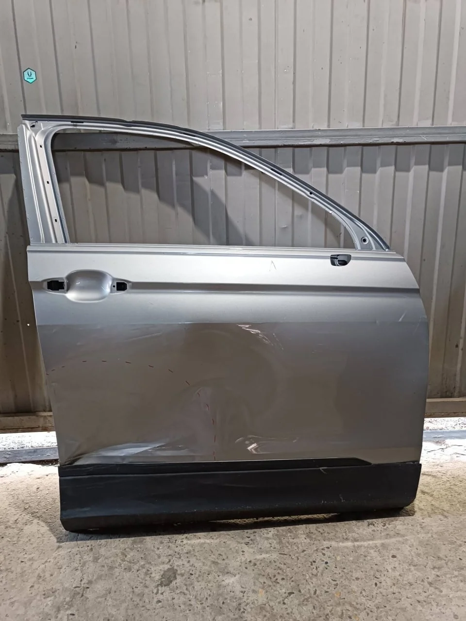 Дверь Volkswagen Tiguan 2 5NA831056K, передняя правая