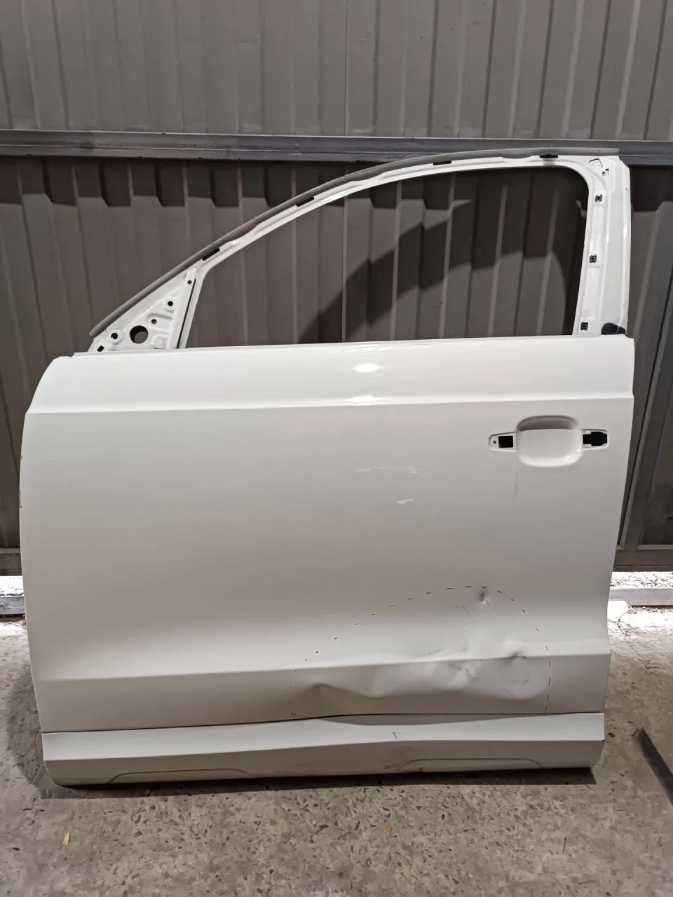 Дверь Audi Q3 8U0831311C, передняя левая