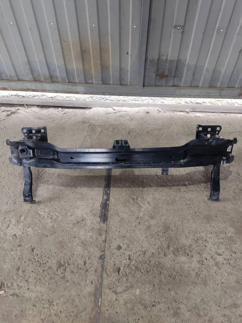 Усилитель бампера Volkswagen Tiguan 2 2016-2020 5NA807611, передний