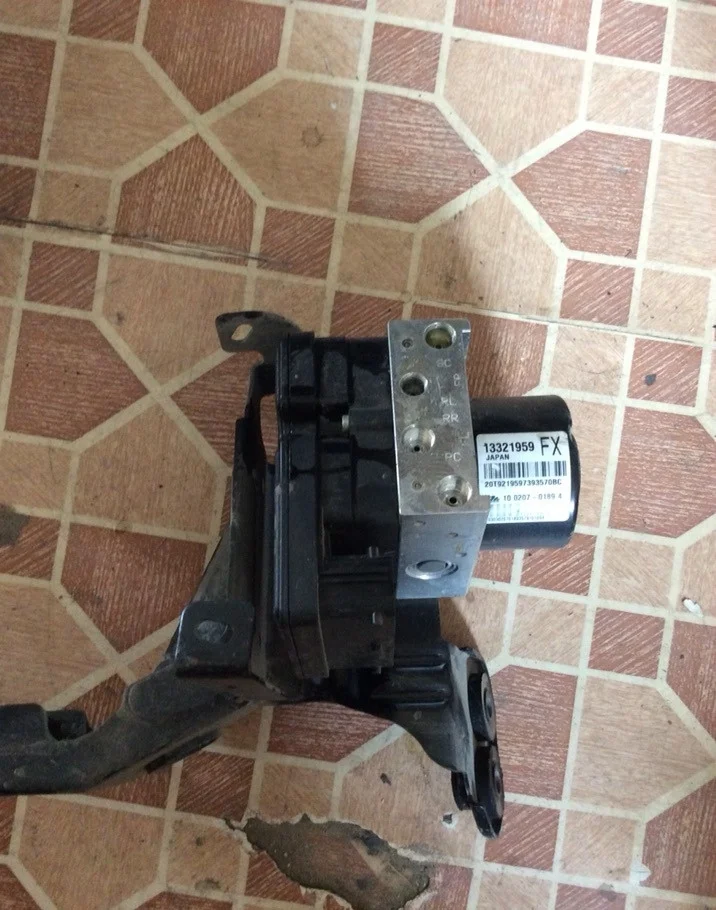 Блок ABS Chevrolet Cruze 13321959 J300