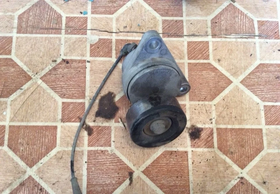 Натяжитель ремня Chevrolet Cruze 25191534 J300