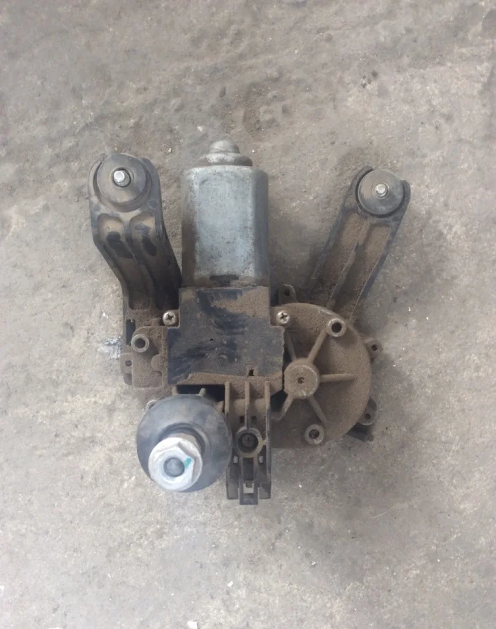 Мотор стеклоочистителя Chevrolet Cruze 95089590, задний