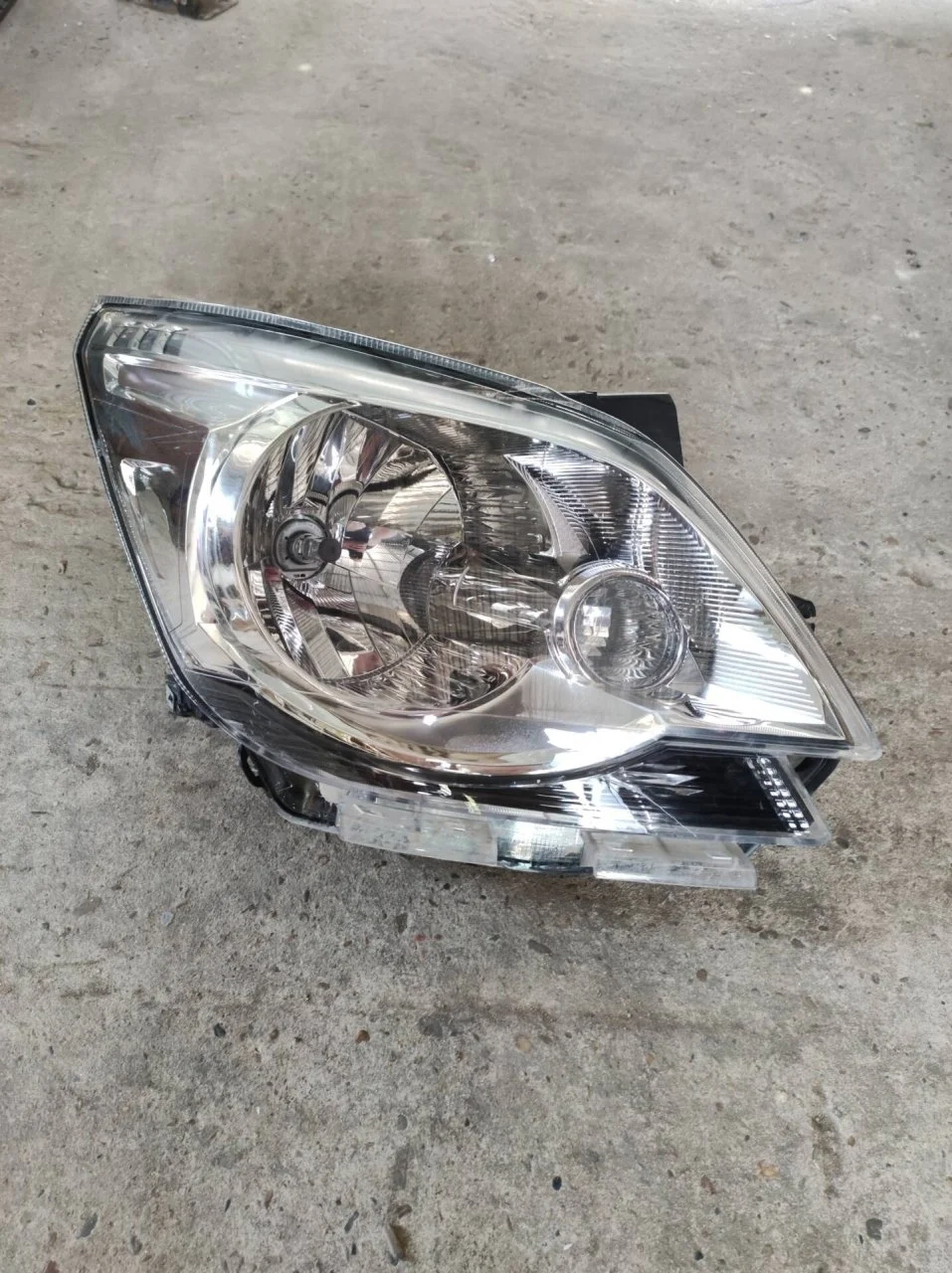 Блок фары Chevrolet Cobalt 2 52065198, правый