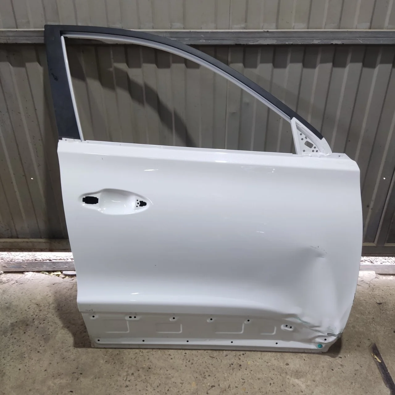 Дверь Chery Tiggo 4 Pro 2023 J686101020DY, передняя правая