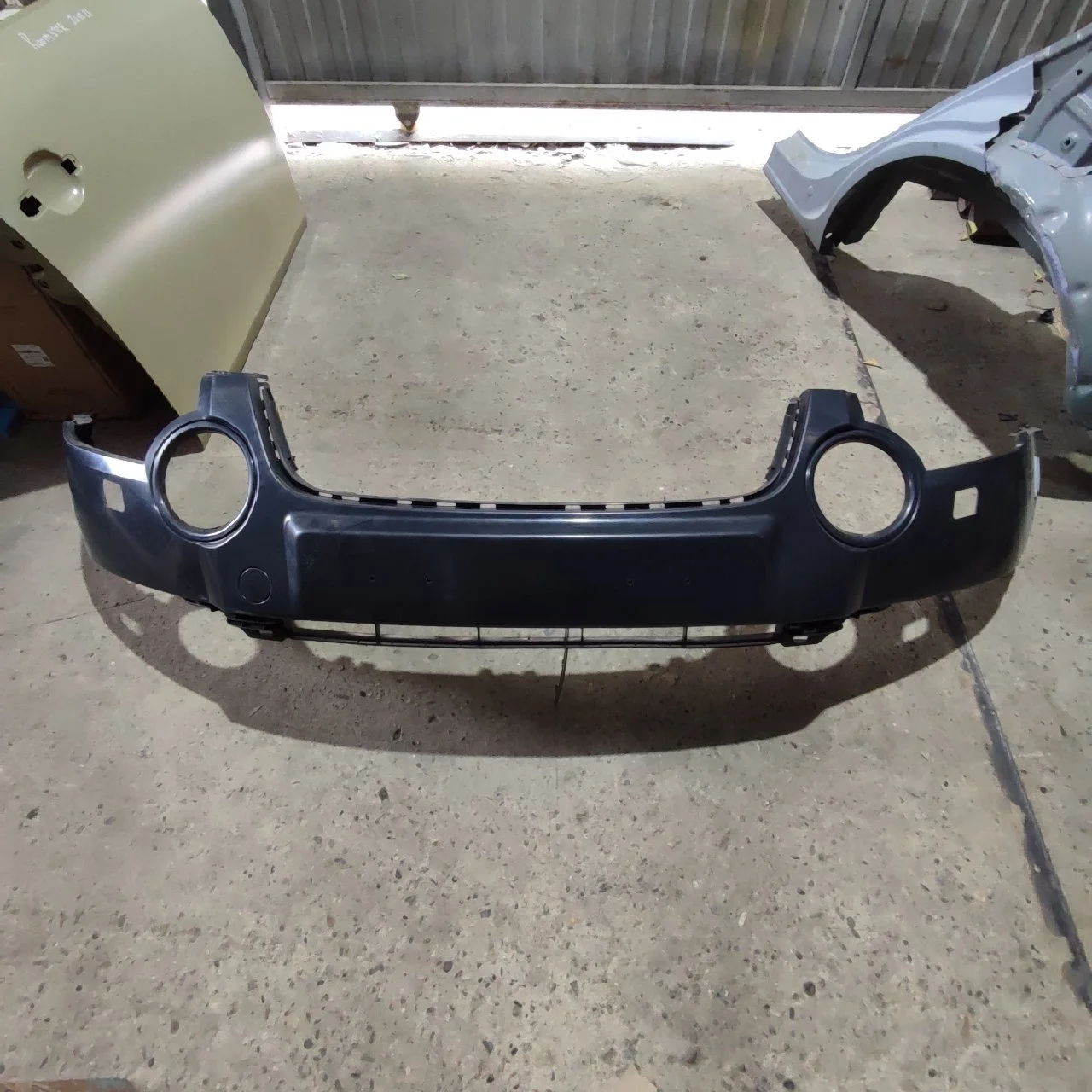 Бампер Skoda Yeti 5L0807221, передний