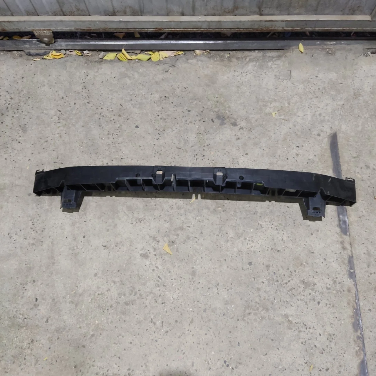 Усилитель бампера Renault Duster 2014 620931777R, передний