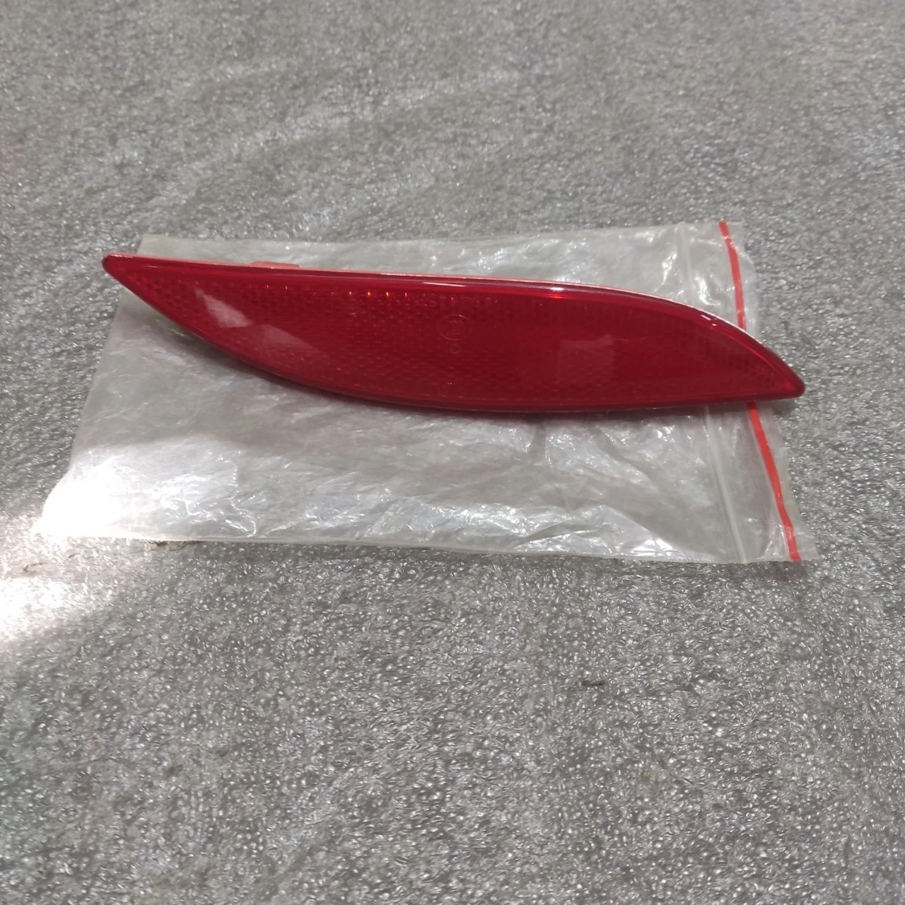 Катафот бампера Renault Fluence 2017 265600004R, задний правый