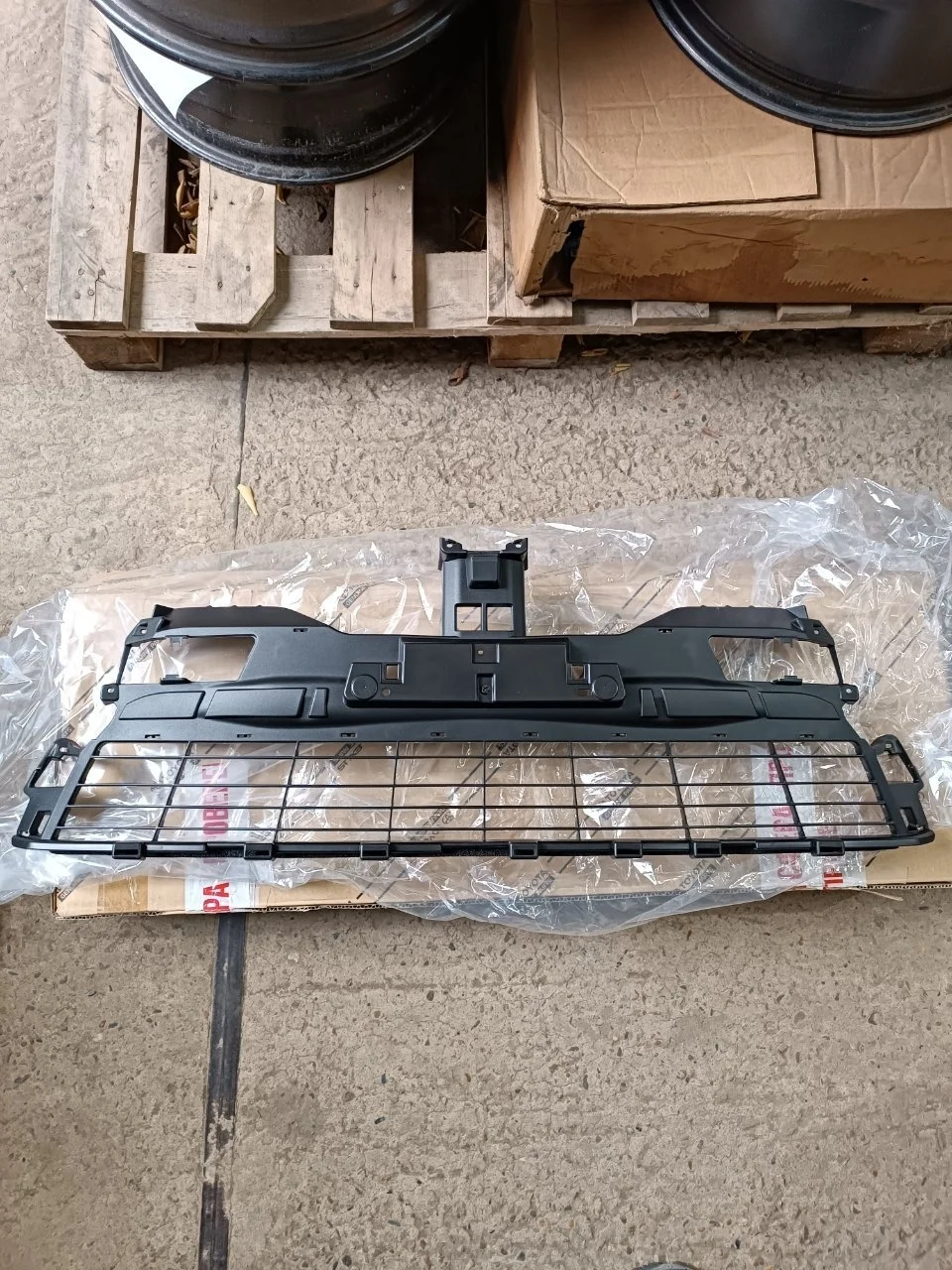 Решетка бампера Lexus NX I 5211278310, передняя