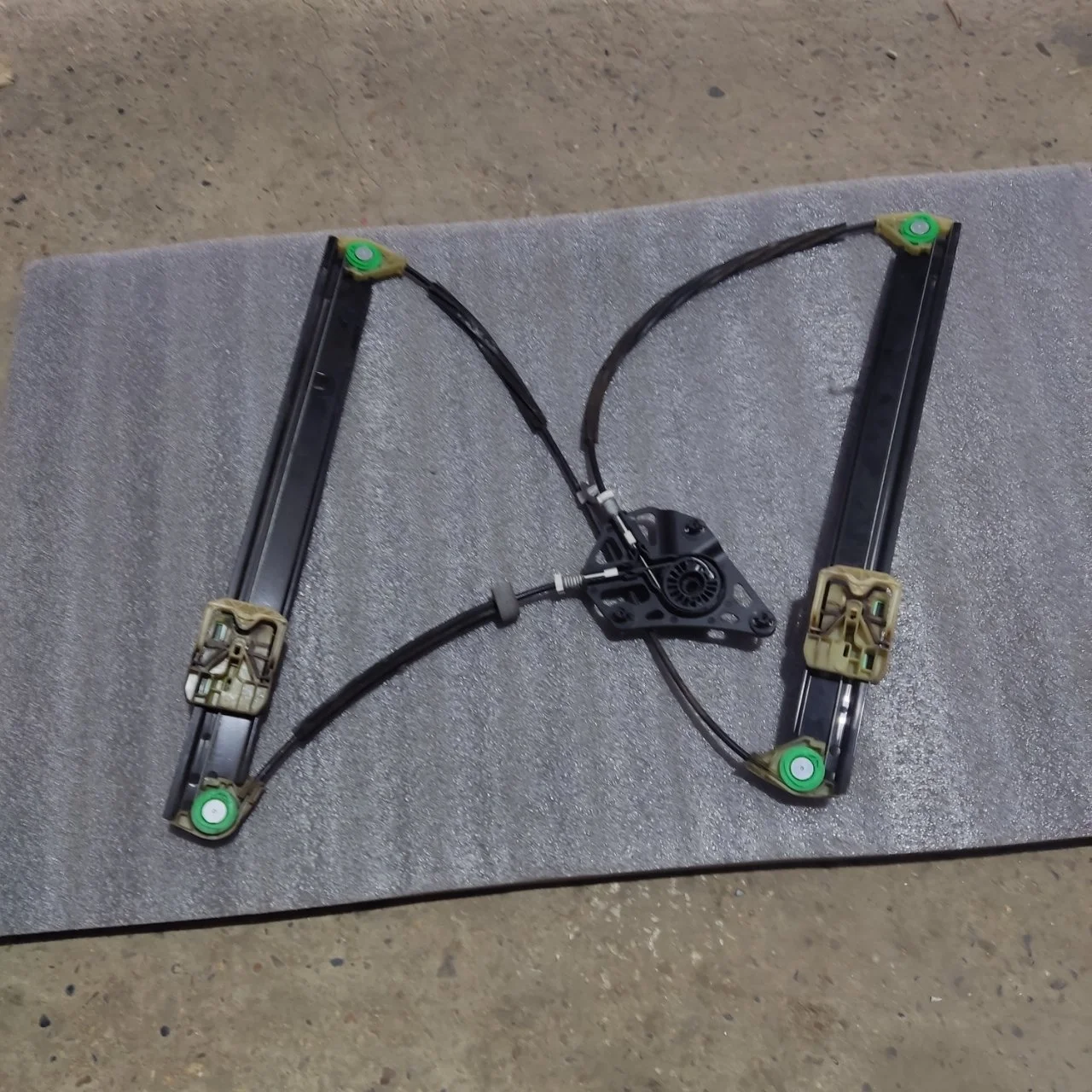 Стеклоподъемный механизм Audi Q3 2013 8U0837461, передний левый