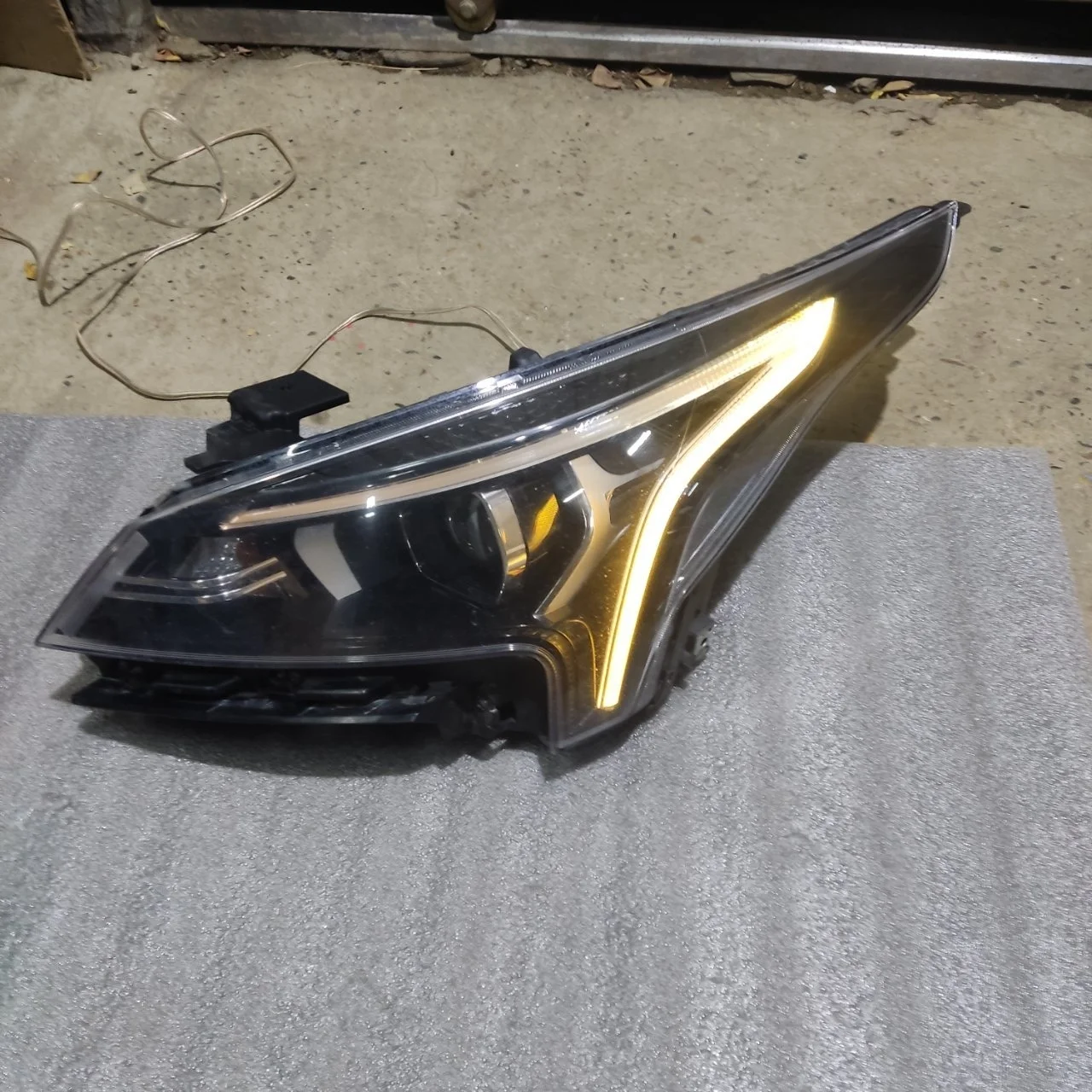 Фара галогеновая Kia Rio 4 2023 92101H0600, передняя левая