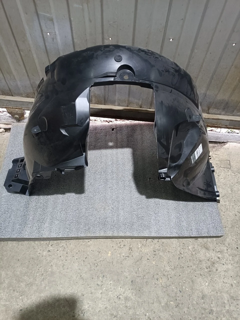 Подкрылок Renault Logan 2019 638400107R, передний правый