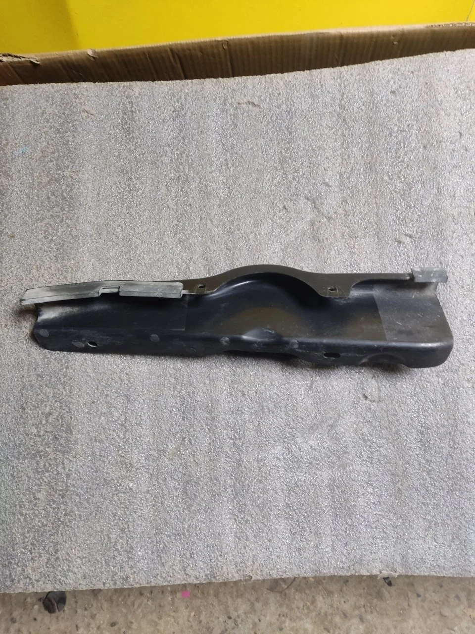 Кронштейн бампера Nissan Tiida C11 2011 79122EL00A C11, задний