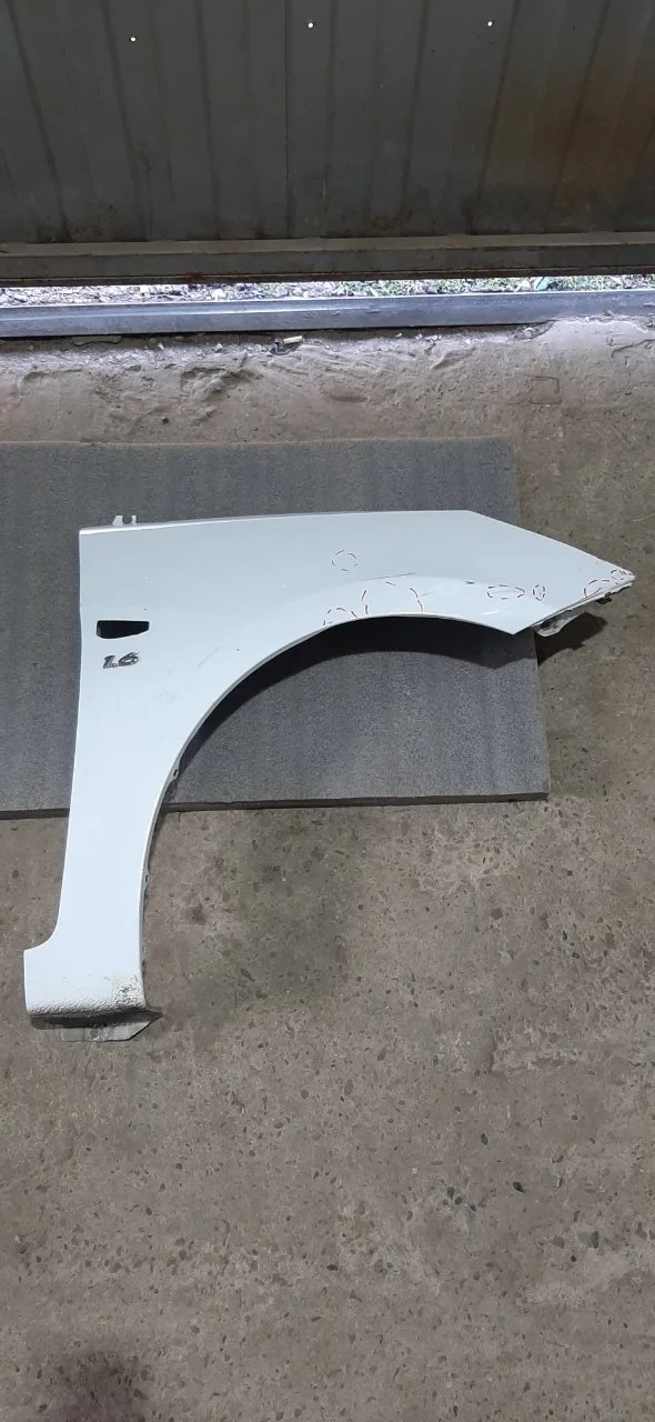 Крыло Hyundai Solaris 663214L000, переднее правое