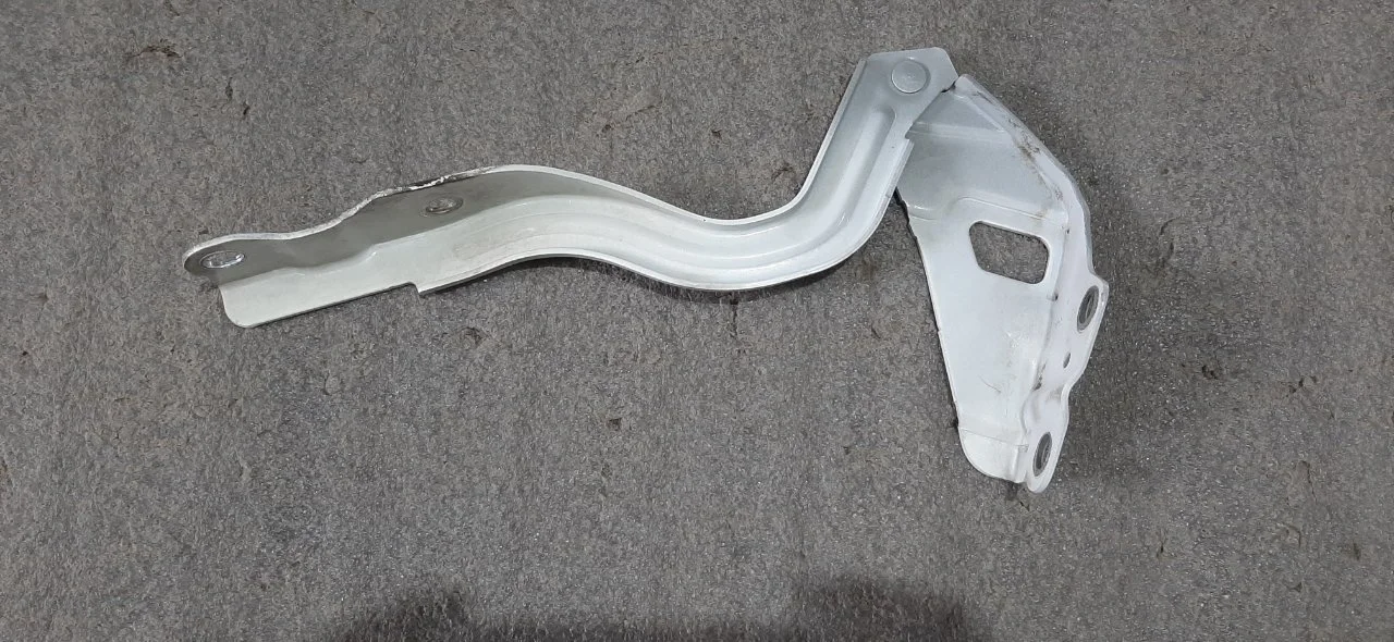 Петля капота Hyundai Solaris 791201R000, передняя правая