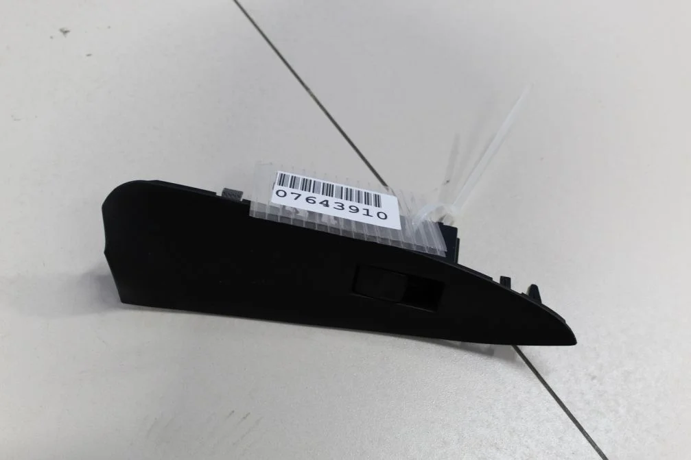 Кнопка стеклоподъемника для Toyota RAV 4 2005-2013